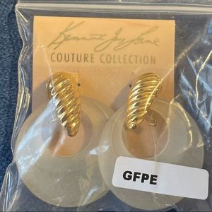 New never open earrings